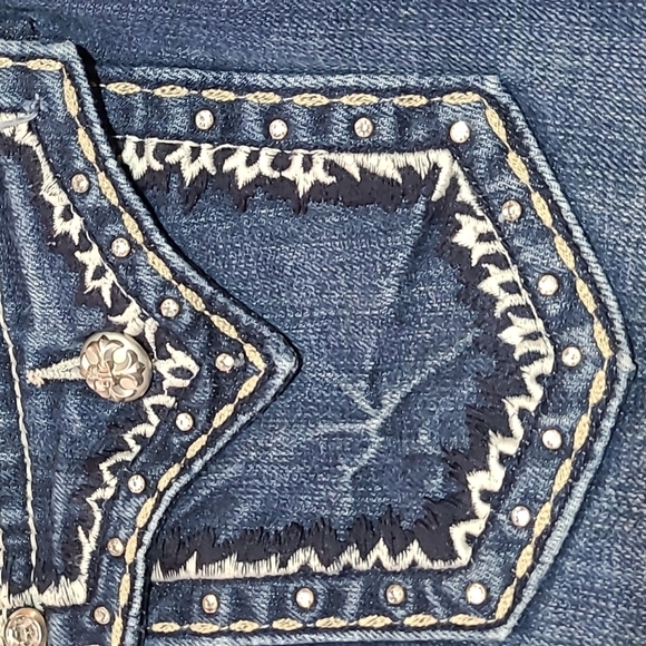 MISS ME EMBROIDERED RHINESTONES EASY BERMUDA DENIM JEAN SHORTS - Picture 12 of 14